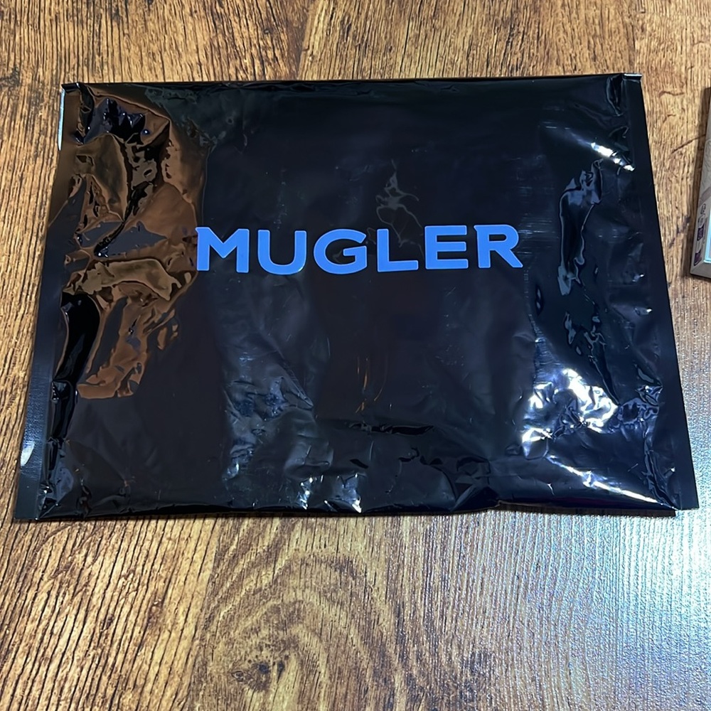 Mugler Bundle(New) - Picture 7 of 9